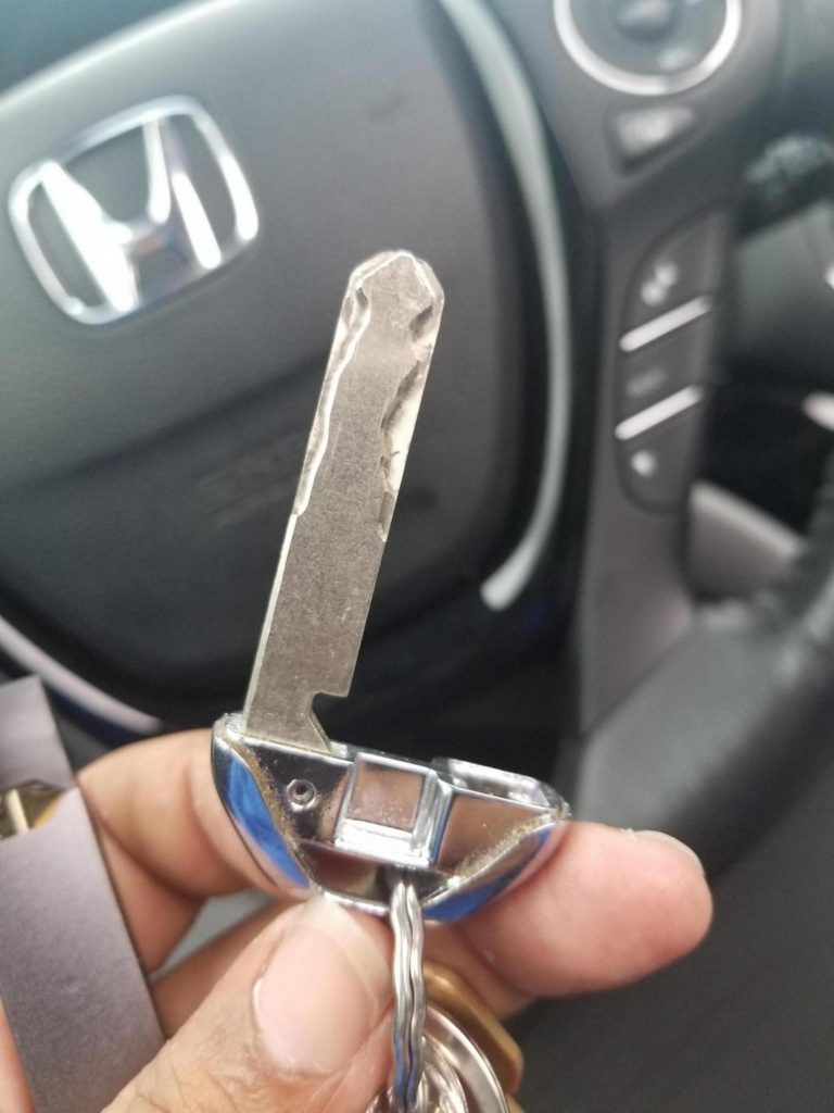 How to Replace a Dead 2007 Honda Ridgeline Key Fob
